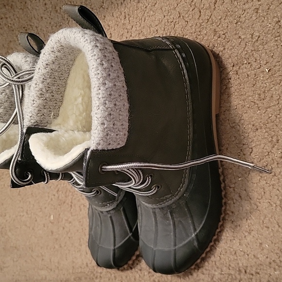 Boots - Picture 3 of 5